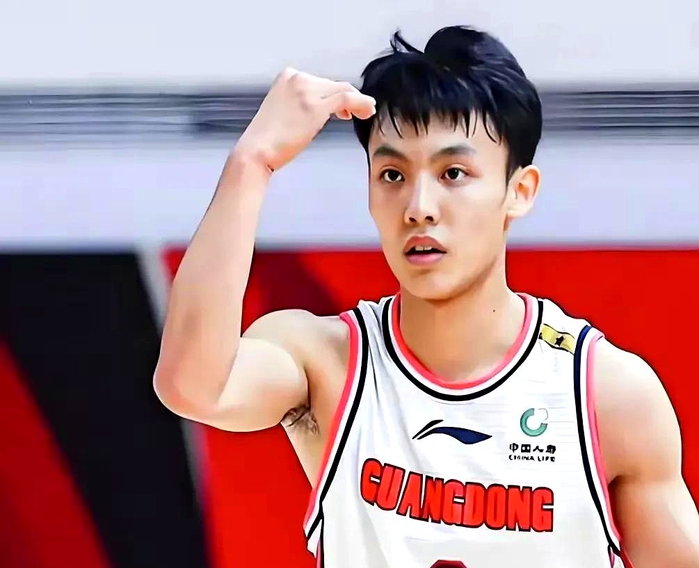 浙江队完胜上海队,高诗岩状态火热 浙江队完胜上海队,高诗岩状态火热